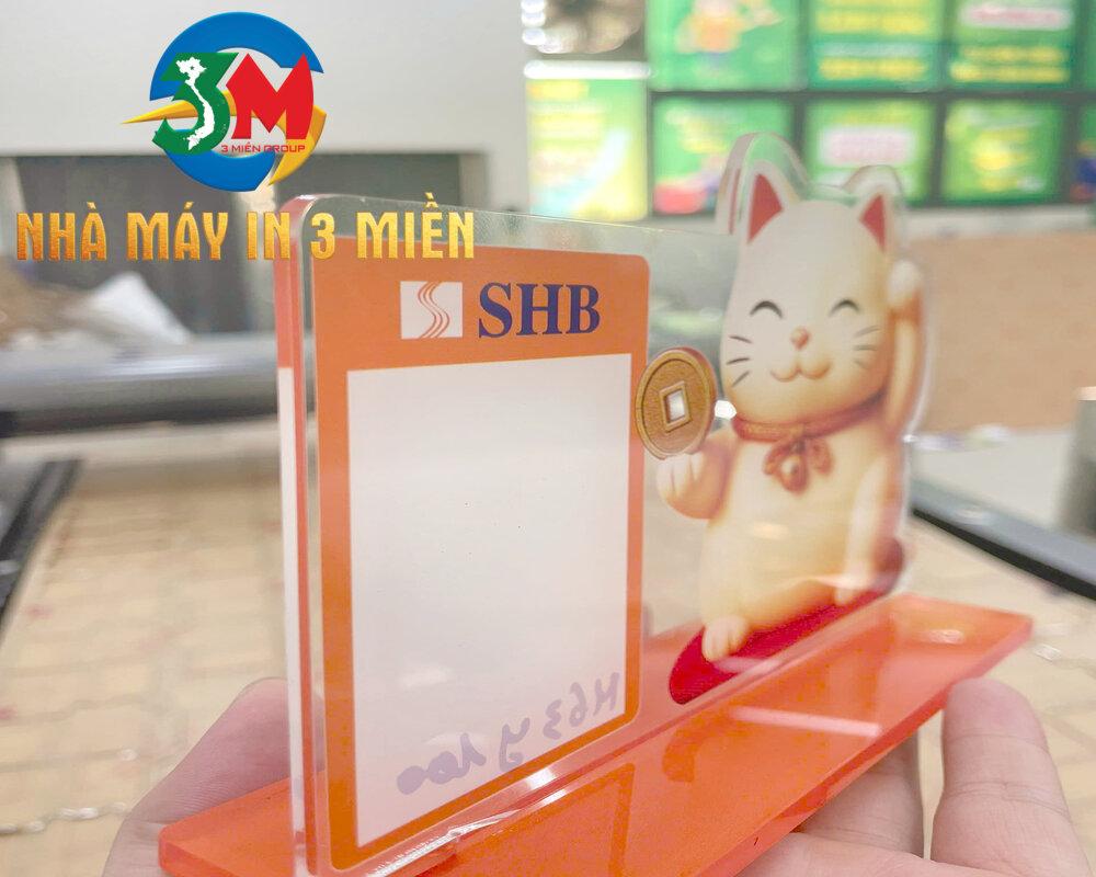 Sử dụng tấm MIC để in ấn mã QR để bàn cho SHB