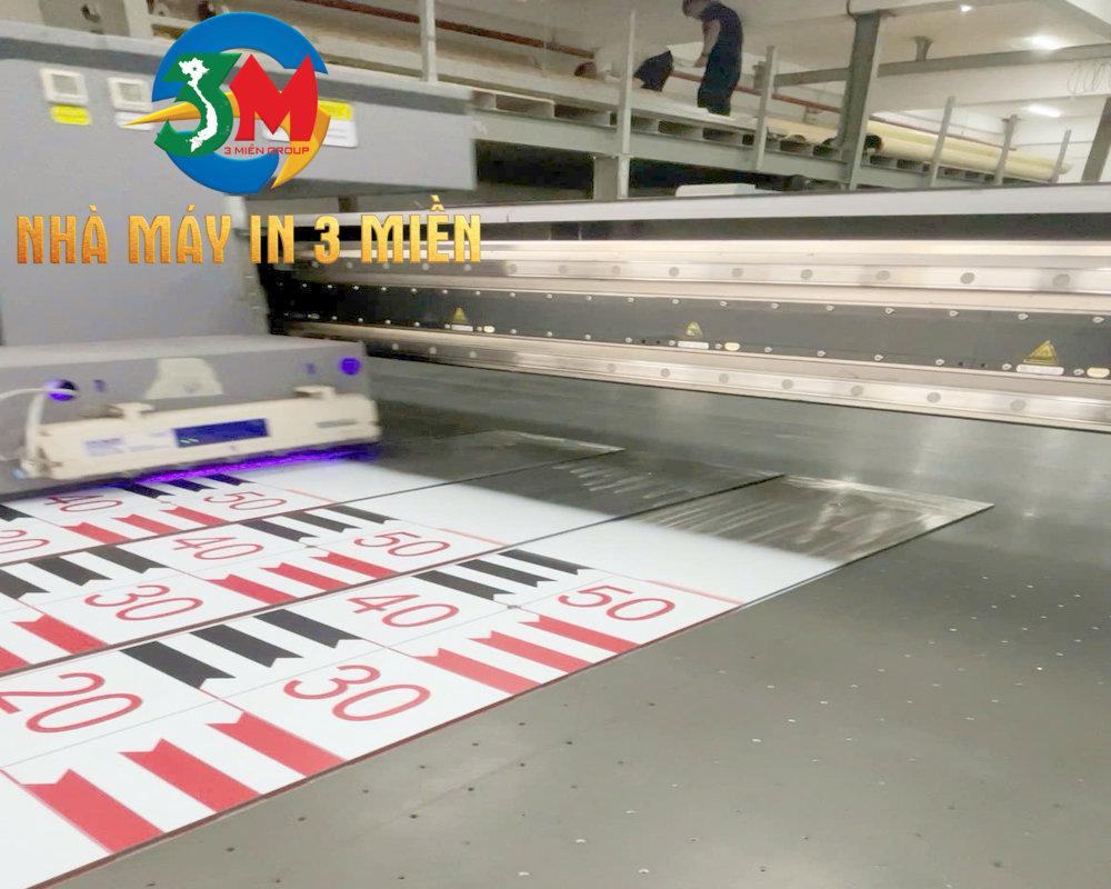 In UV tr&ecirc;n vật liệu phẳng